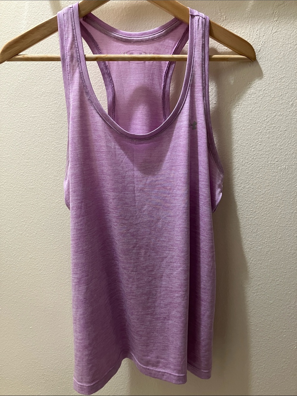 🍃💗Under Armour Pink Racerback Tank Top